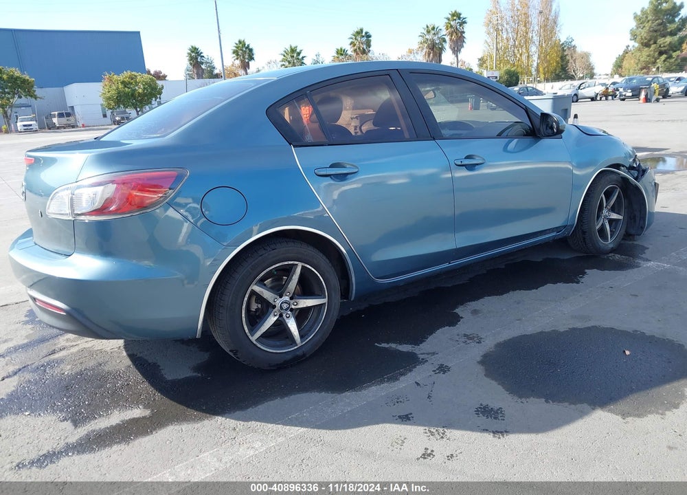 2011 MAZDA 3 I SPORT VIN: JM1BL1UF4B1439400
