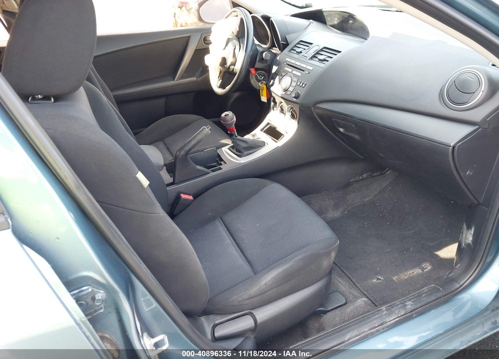 2011 MAZDA 3 I SPORT VIN: JM1BL1UF4B1439400