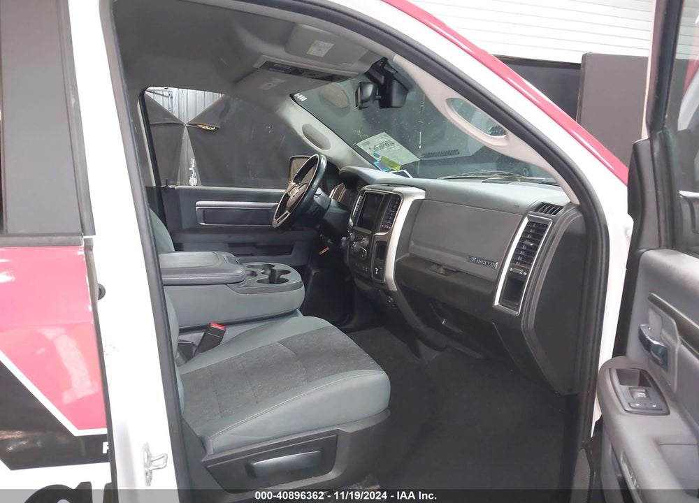 2019 RAM 1500 CLASSIC BIG HORN 4X4 6'4 BOX VIN: 1C6RR7TT1KS724371