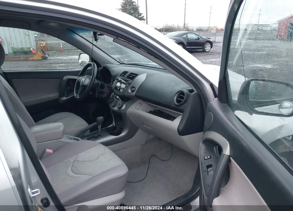 2008 TOYOTA RAV4 BASE V6 VIN: JTMBK33V585069079