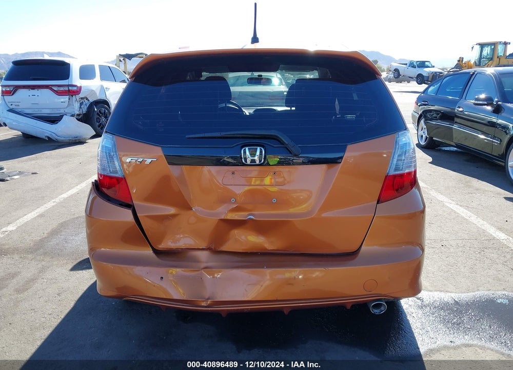 2011 HONDA FIT SPORT VIN: JHMGE8H52BC004470