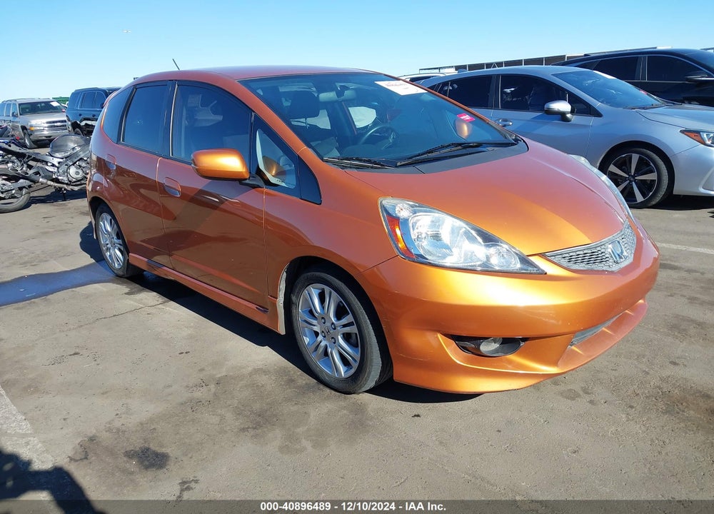 2011 HONDA FIT SPORT VIN: JHMGE8H52BC004470