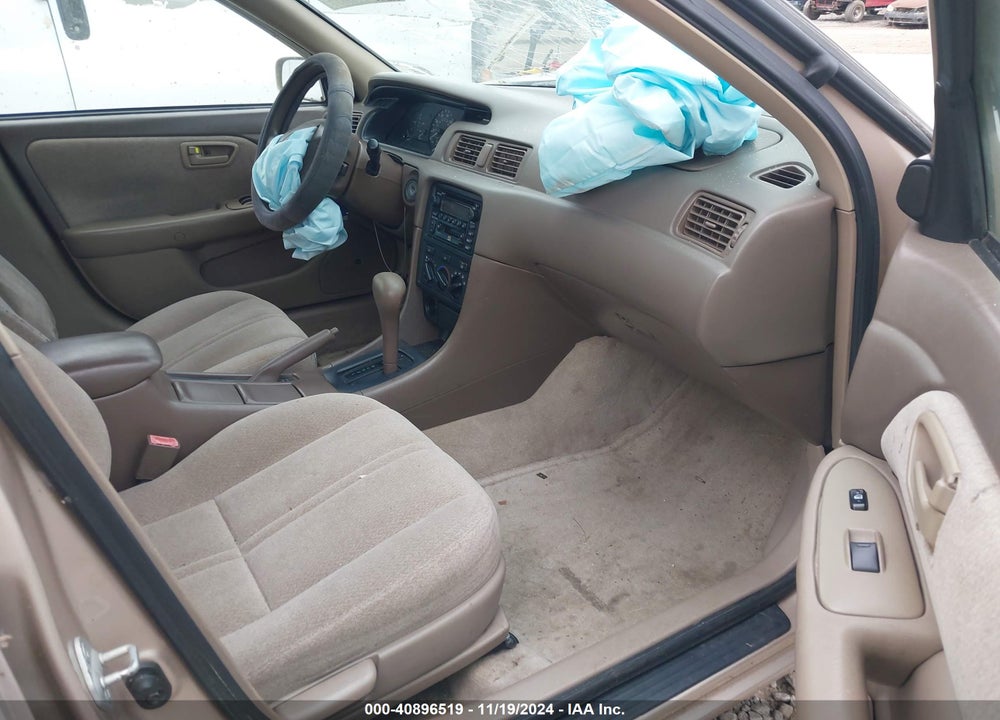 2001 TOYOTA CAMRY LE VIN: 4T1BG22K31U064926