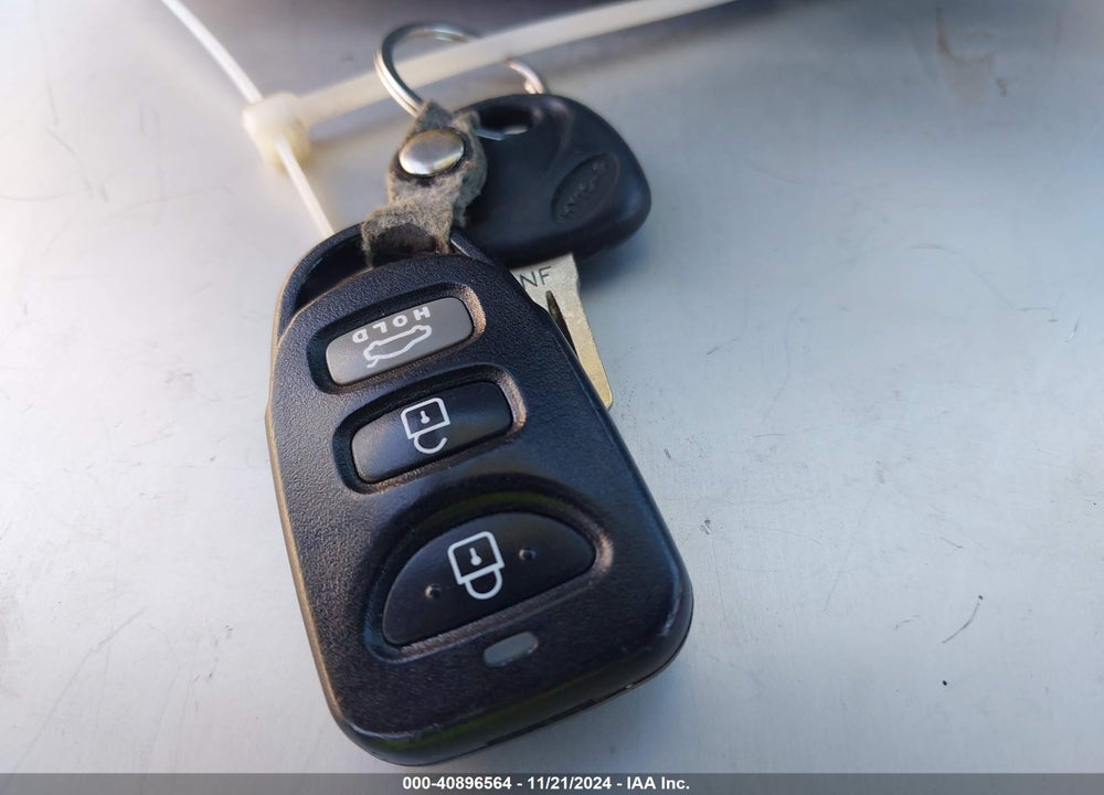 2018 HYUNDAI ELANTRA VIN: KMHD74LF7JU562925