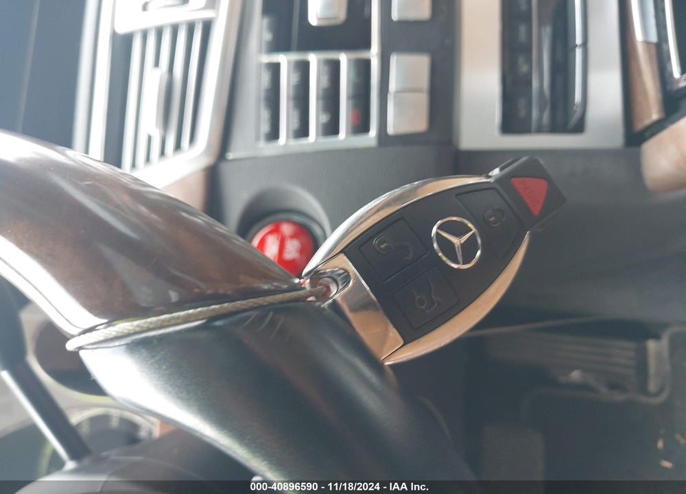 2012 MERCEDES-BENZ E 550 4MATIC VIN: WDDHF9BB5CA581424