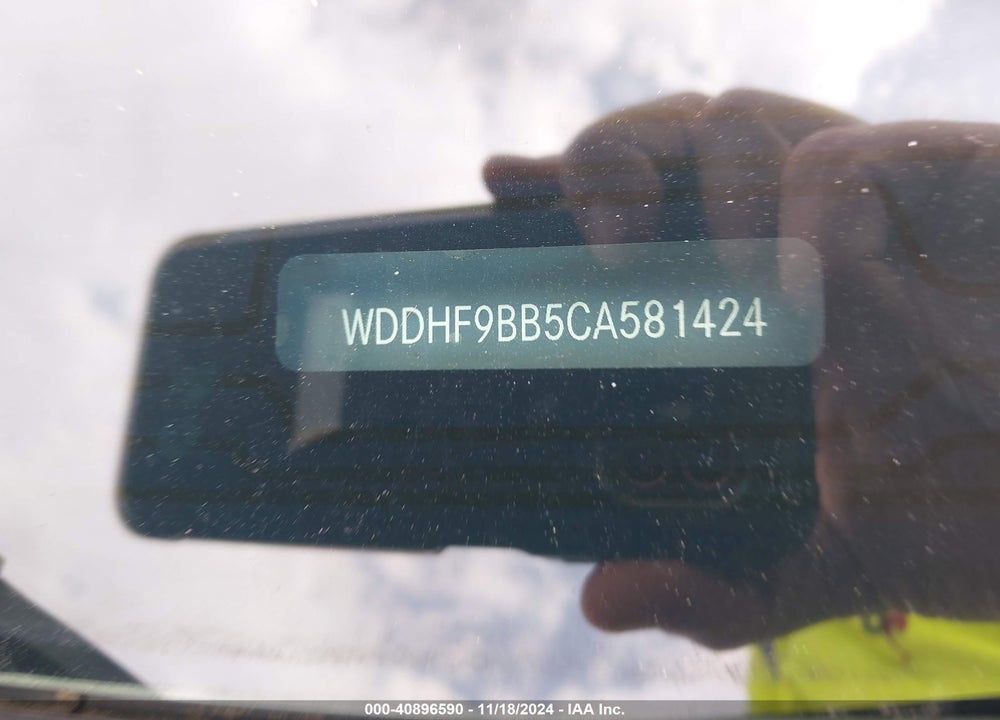 2012 MERCEDES-BENZ E 550 4MATIC VIN: WDDHF9BB5CA581424