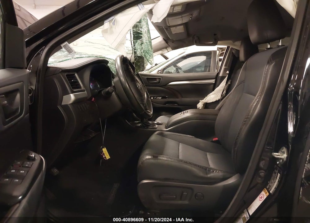 2015 TOYOTA HIGHLANDER LE PLUS V6 VIN: 5TDBKRFH1FS103132