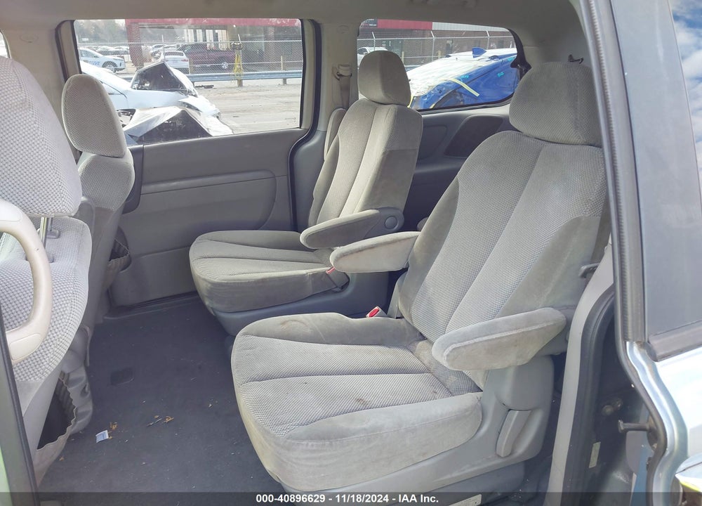 2011 KIA SEDONA EX VIN: KNDMH4C72B6400667