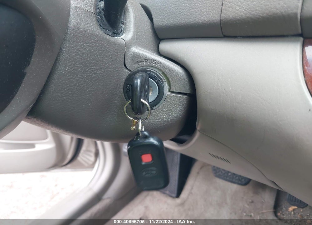 2004 TOYOTA CAMRY XLE V6 VIN: 4T1BF30K84U586323