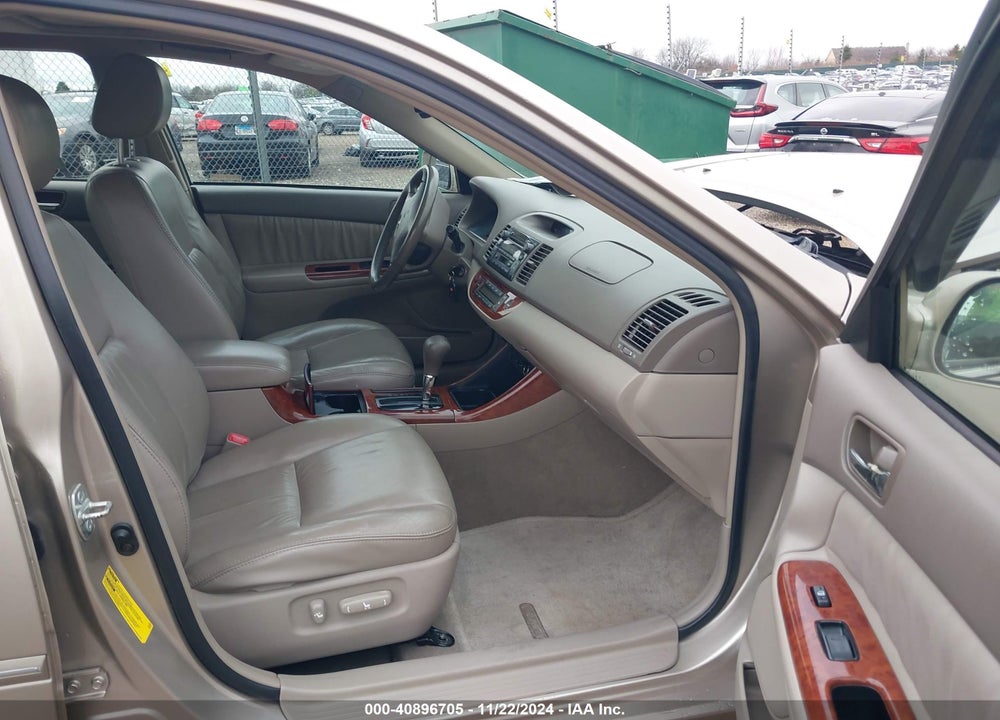 2004 TOYOTA CAMRY XLE V6 VIN: 4T1BF30K84U586323