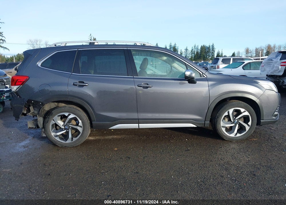 2022 SUBARU FORESTER TOURING VIN: JF2SKARC0NH509277