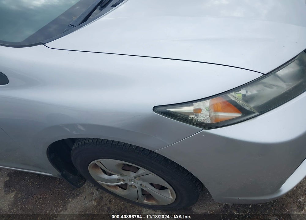 2015 HONDA CIVIC LX VIN: 19XFB2F57FE077208