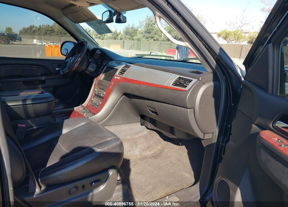 2011 CADILLAC ESCALADE PREMIUM VIN: 1GYS4CEF4BR100980