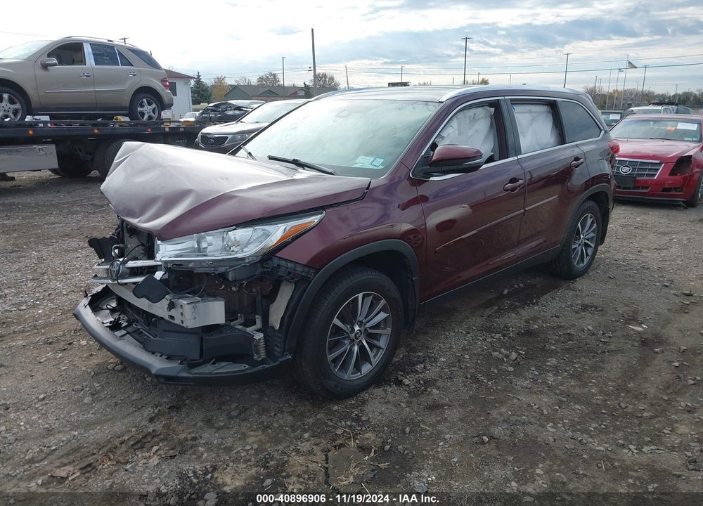 2019 TOYOTA HIGHLANDER XLE VIN: 5TDJZRFHXKS989985