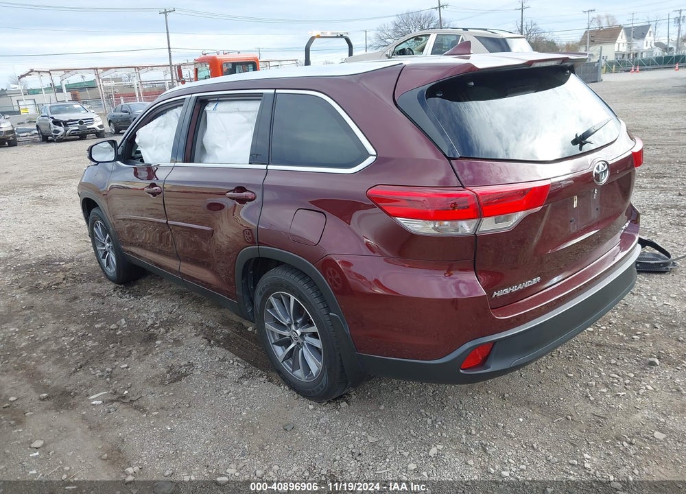 2019 TOYOTA HIGHLANDER XLE VIN: 5TDJZRFHXKS989985
