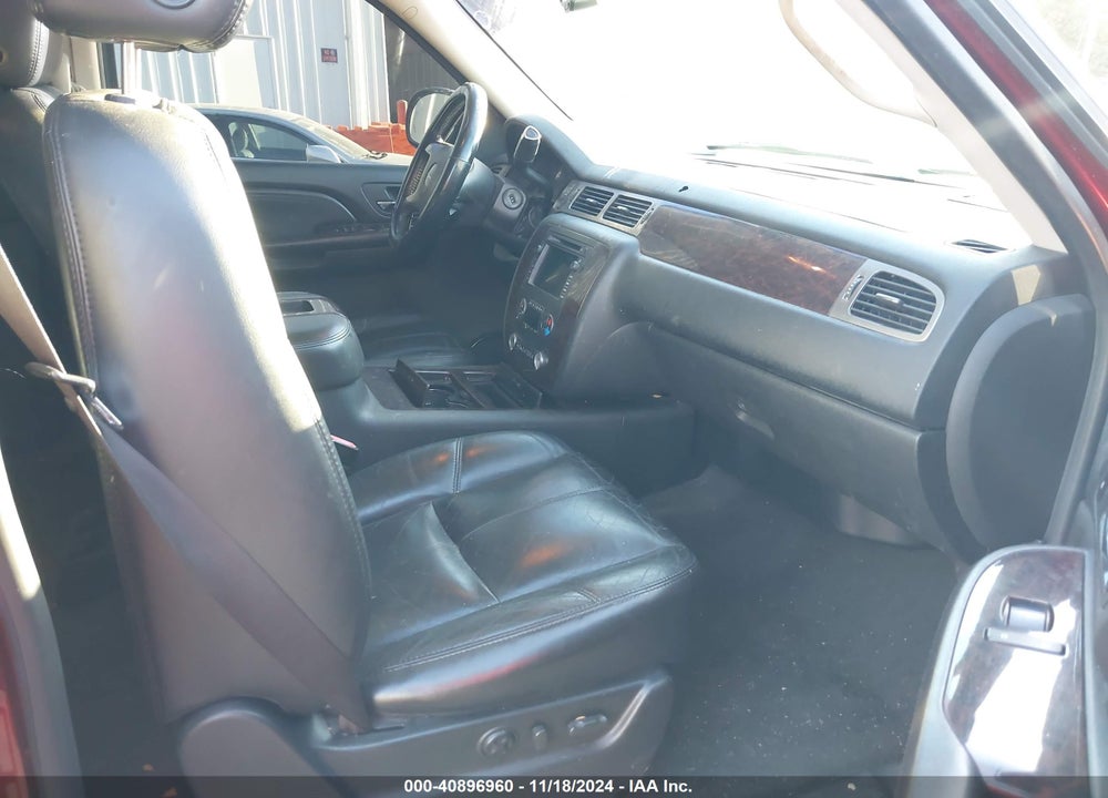 2007 GMC YUKON DENALI VIN: 1GKFK63857J377747