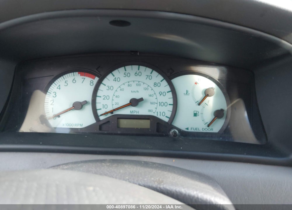 2003 TOYOTA COROLLA LE VIN: JTDBR32E030008533