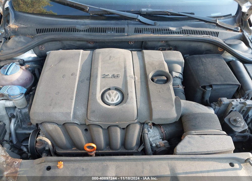 2013 VOLKSWAGEN JETTA 2.5L SE VIN: 3VWDP7AJ5DM380465