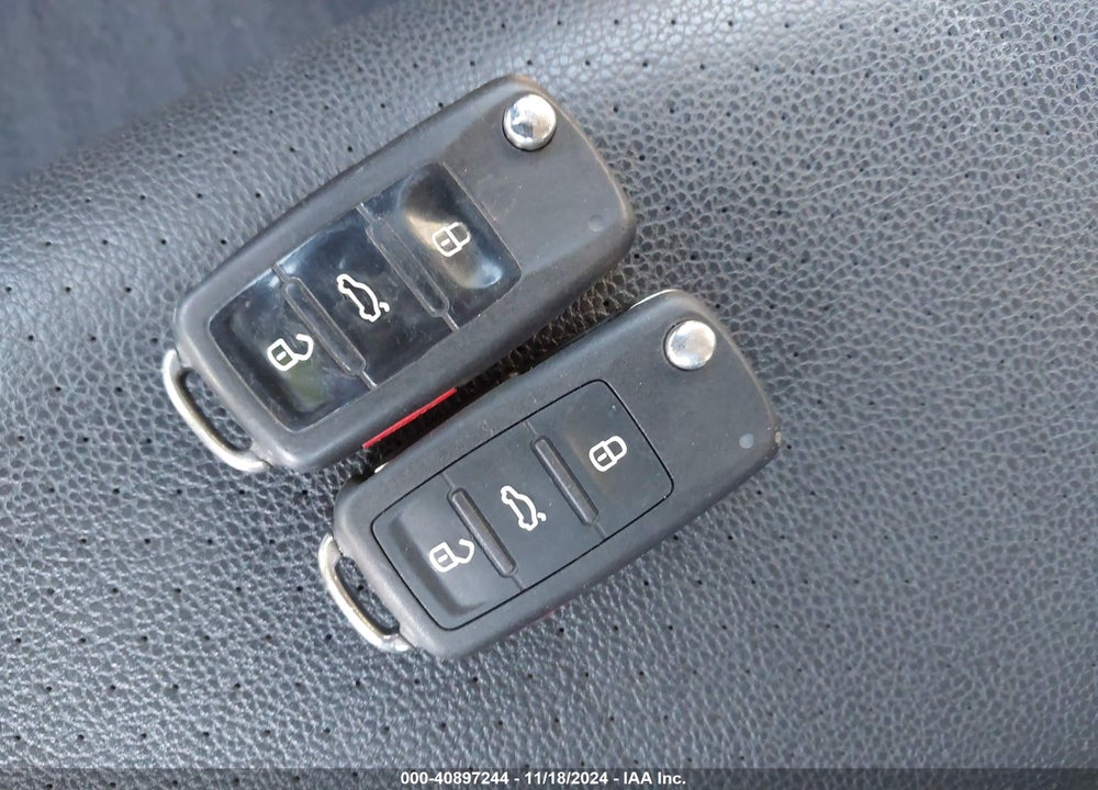 2013 VOLKSWAGEN JETTA 2.5L SE VIN: 3VWDP7AJ5DM380465