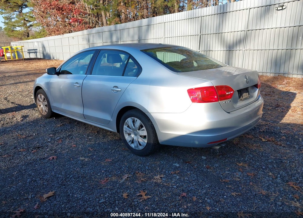 2013 VOLKSWAGEN JETTA 2.5L SE VIN: 3VWDP7AJ5DM380465