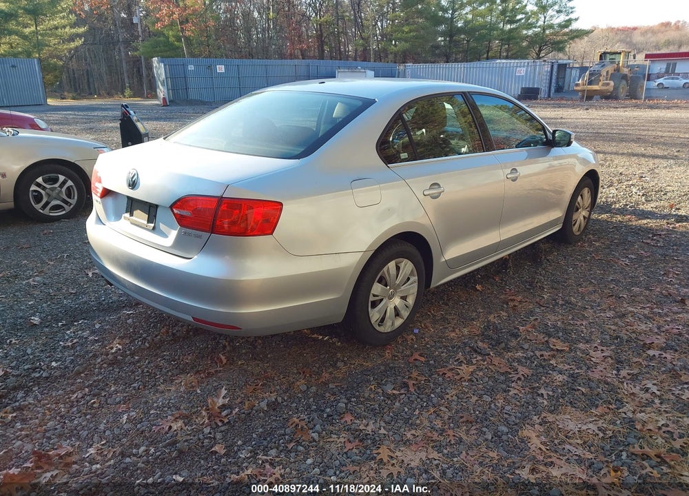 2013 VOLKSWAGEN JETTA 2.5L SE VIN: 3VWDP7AJ5DM380465