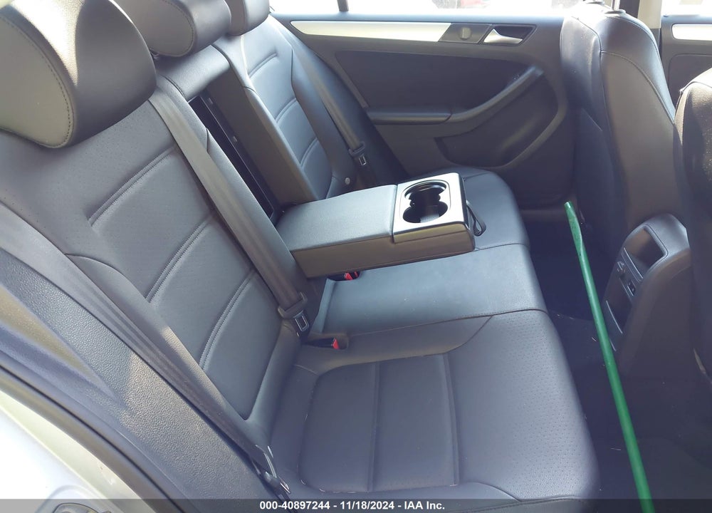 2013 VOLKSWAGEN JETTA 2.5L SE VIN: 3VWDP7AJ5DM380465