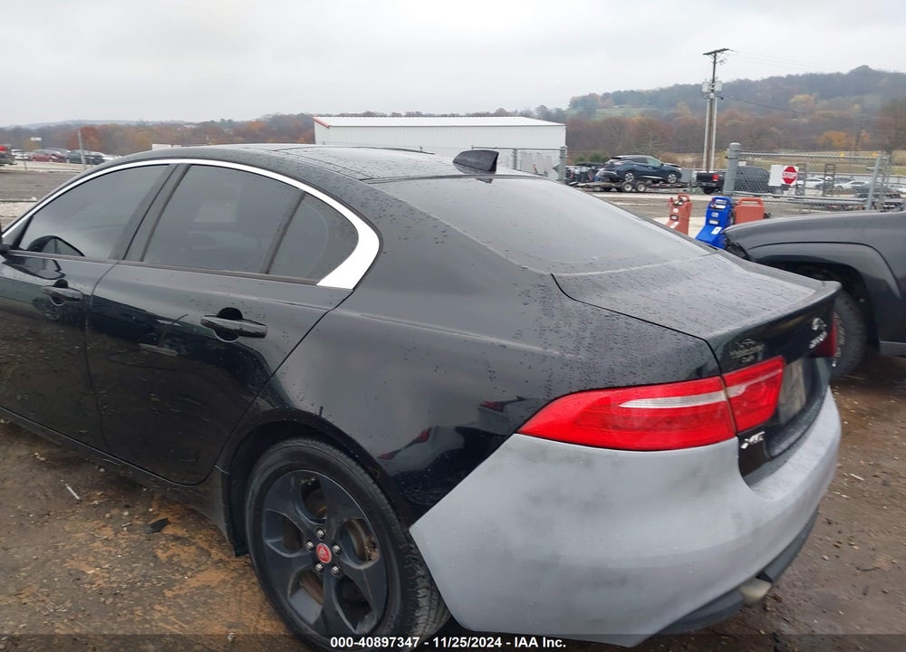 2018 JAGUAR XE VIN: SAJAR4FX3JCP39189