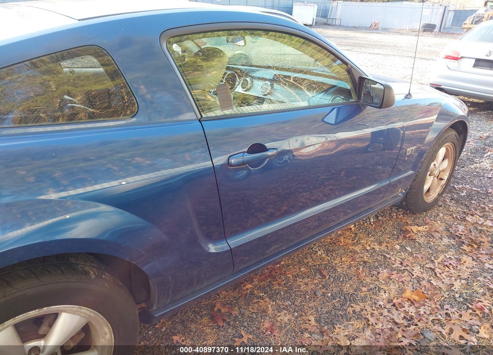 2007 FORD MUSTANG VIN: 1ZVFT82H875225425