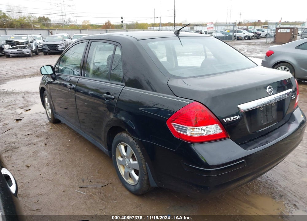 2011 NISSAN VERSA 1.8 SL VIN: 3N1BC1APXBL442682