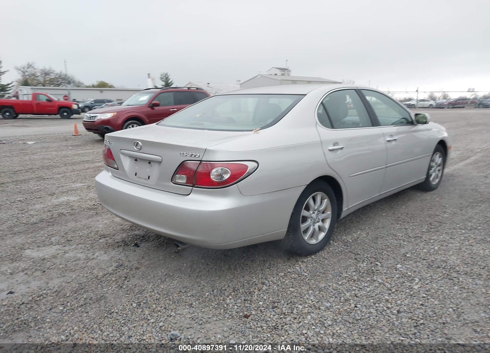 2002 LEXUS ES 300 VIN: JTHBF30G825009068