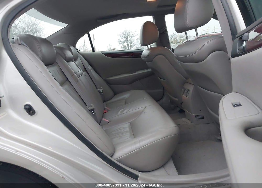 2002 LEXUS ES 300 VIN: JTHBF30G825009068
