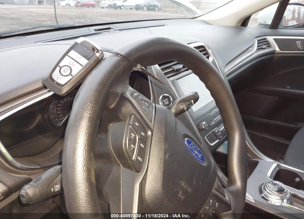 2020 FORD FUSION VIN: 3FA6P0T92LR225322