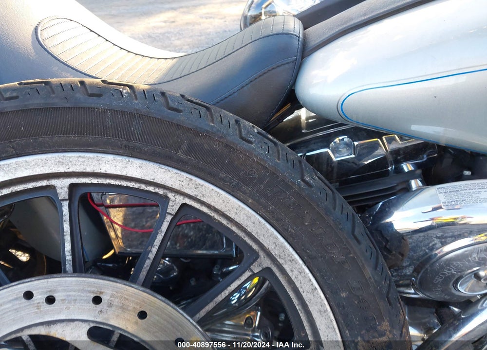 2004 HARLEY-DAVIDSON FXDLI VIN: 1HD1GNW1X4K302823