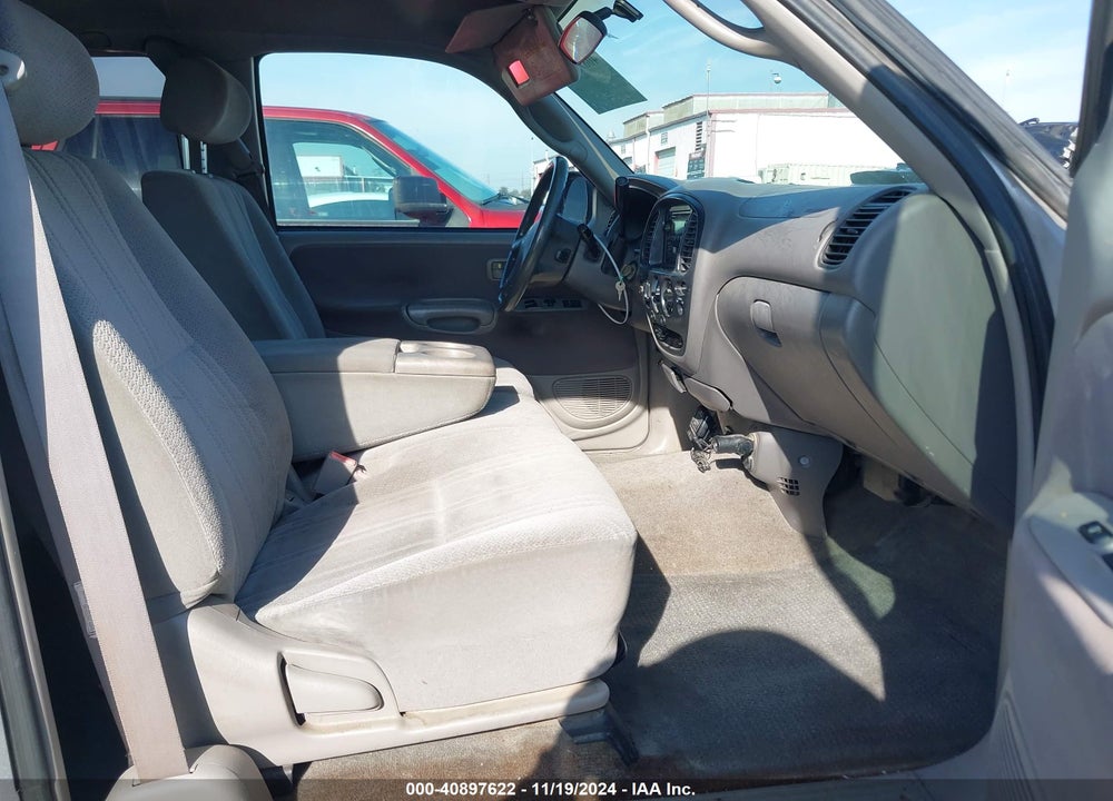 2001 TOYOTA TUNDRA SR5 V8 VIN: 5TBBT441X1S204516