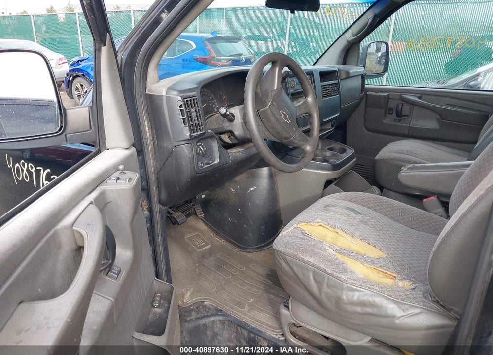 2004 CHEVROLET EXPRESS VIN: 1GNFH15T541179588