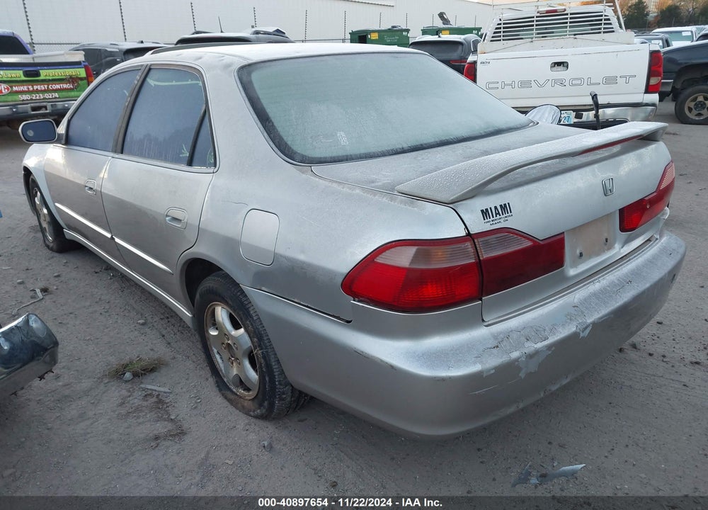 1999 HONDA ACCORD EX V6 VIN: 1HGCG1651XA042734