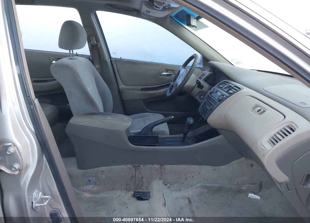 1999 HONDA ACCORD EX V6 VIN: 1HGCG1651XA042734