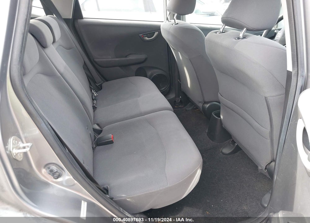 2010 HONDA FIT VIN: JHMGE8H25AC013510