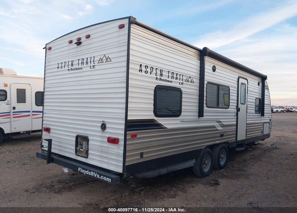 2021 A SPEN TRIL LE 25BH VIN: 4YDT25B21M8920212