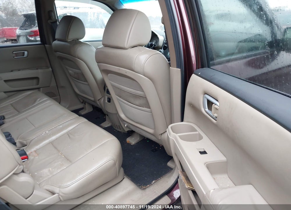 2011 HONDA PILOT EX-L VIN: 5FNYF4H7XBB091972