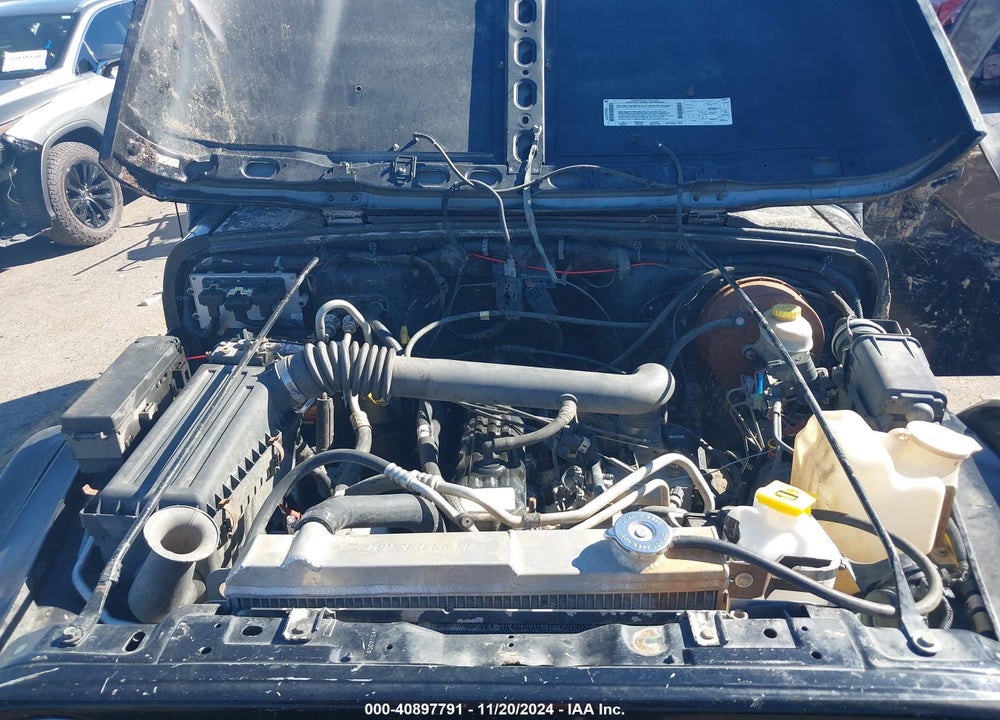 2000 JEEP WRANGLER SAHARA VIN: 1J4FA59S3YP773275