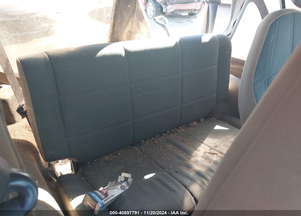 2000 JEEP WRANGLER SAHARA VIN: 1J4FA59S3YP773275