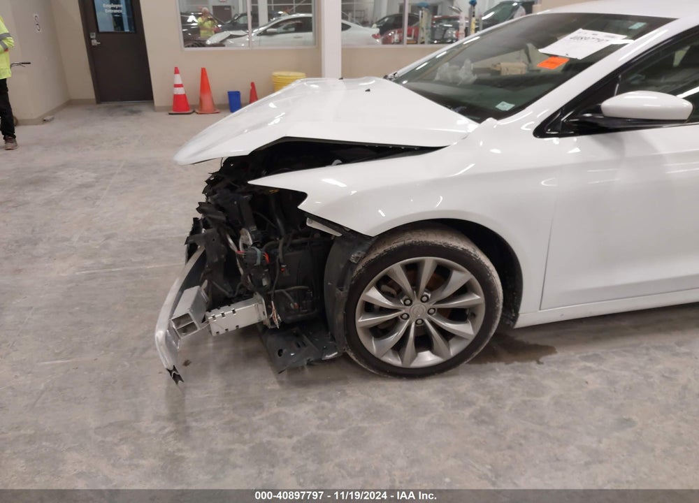 2016 CHRYSLER 200 S VIN: 1C3CCCBB7GN173651