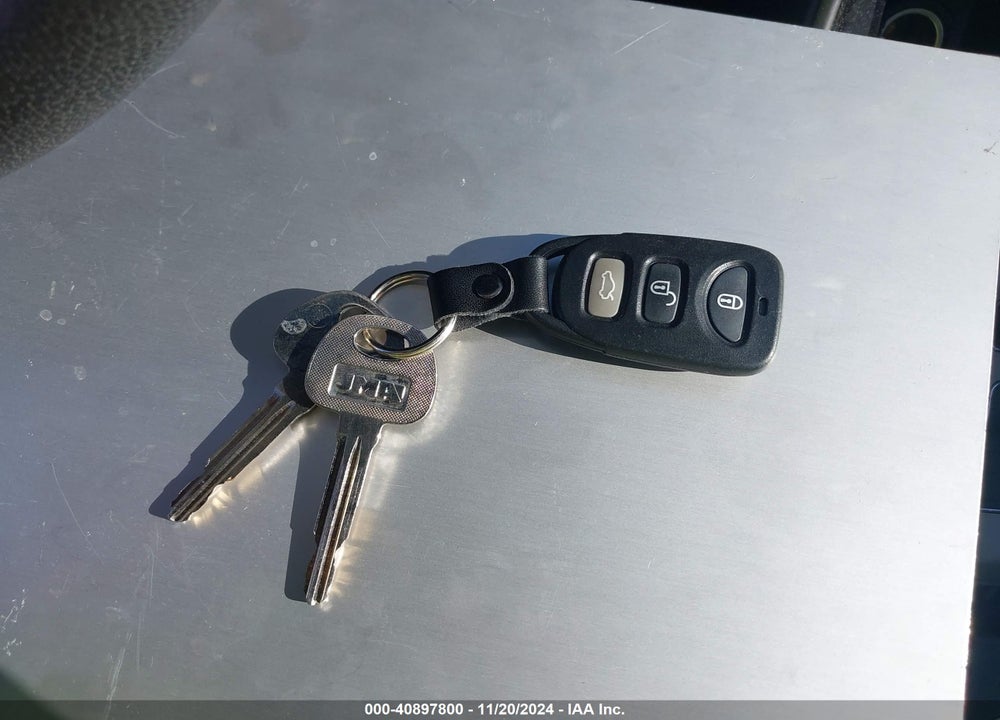 2013 HYUNDAI ELANTRA VIN: 5NPDH4AE5DH453809