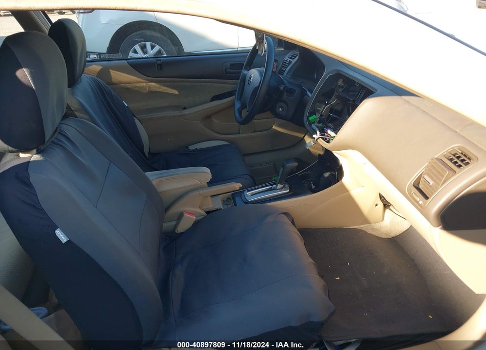 2005 HONDA CIVIC LX VIN: 1HGEM22565L050651