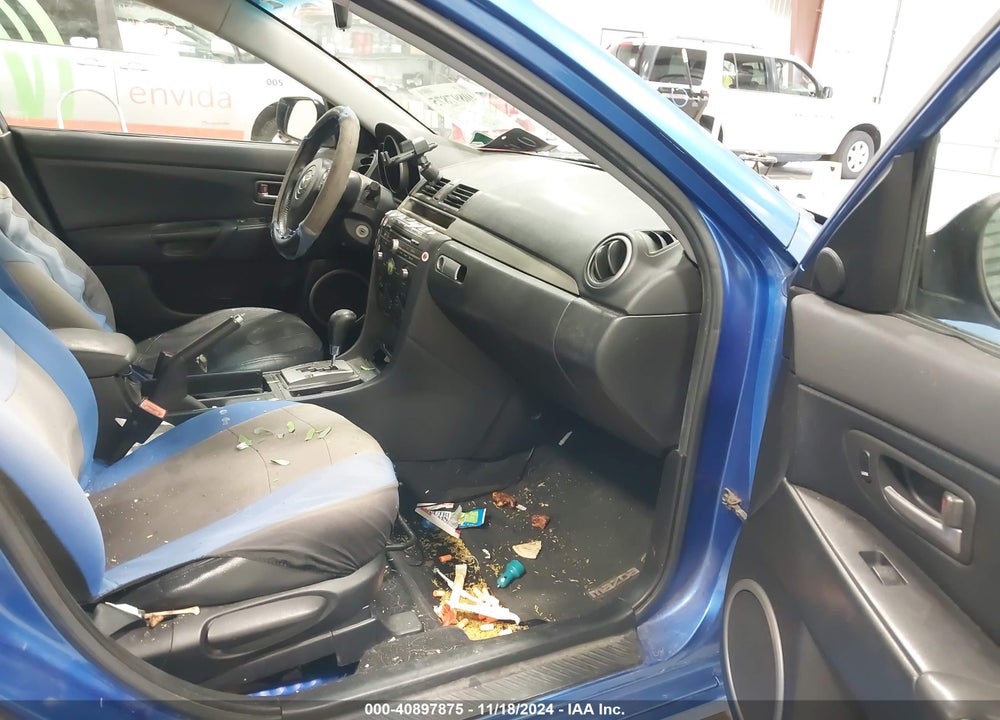2005 MAZDA 3 S VIN: JM1BK123651272876