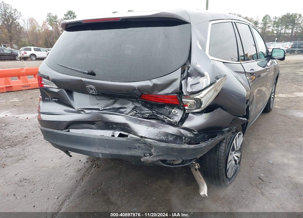 2017 HONDA PILOT EX VIN: 5FNYF6H33HB040718
