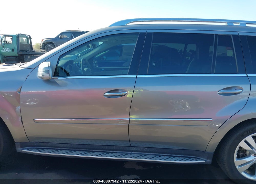 2011 MERCEDES-BENZ GL 450 4MATIC VIN: 4JGBF7BE9BA700536