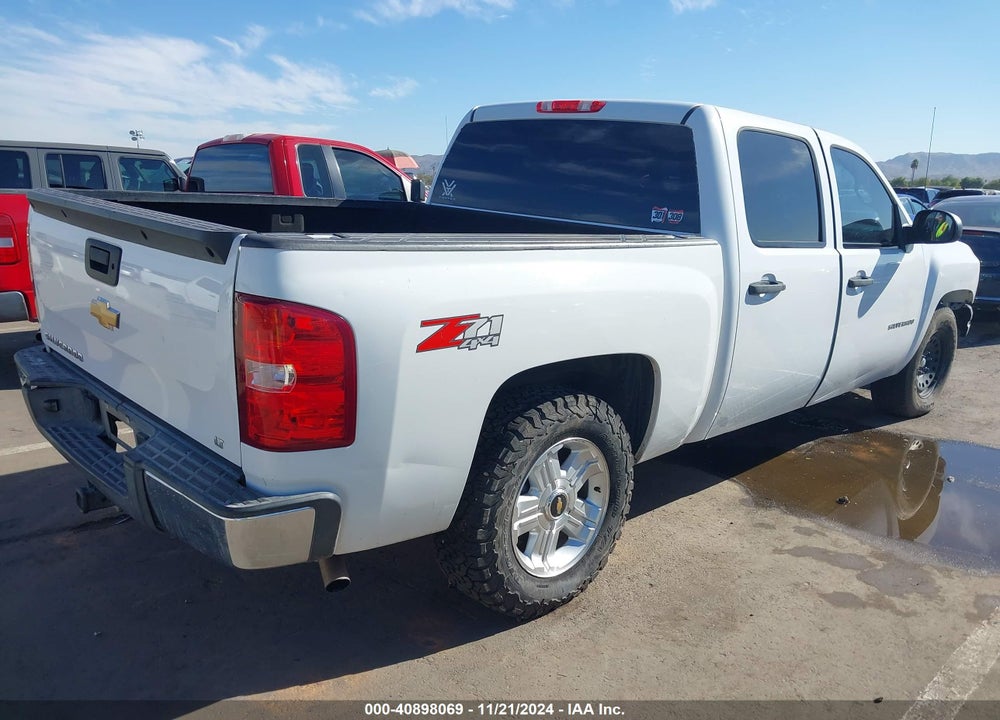 2013 CHEVROLET SILVERADO 1500 LT VIN: 3GCPKSE77DG216455