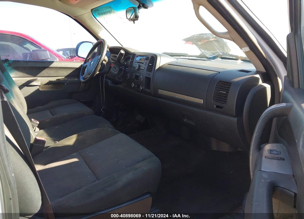 2013 CHEVROLET SILVERADO 1500 LT VIN: 3GCPKSE77DG216455